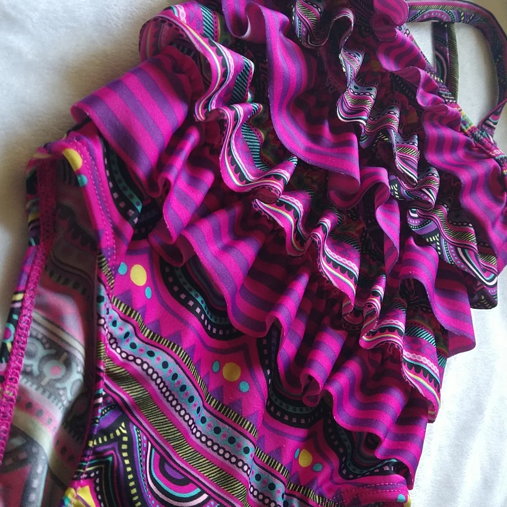 3T: MULTICOLOR SWIM SUIT. Cat & Jack